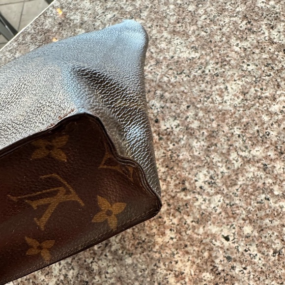 Vintage LOUIS VUITTON Monogram Pouche Toilette 26 Clutch Bag converted - Picture 8 of 14